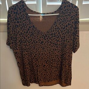 Old Navy Brown Leopard Print V-Neck Tee